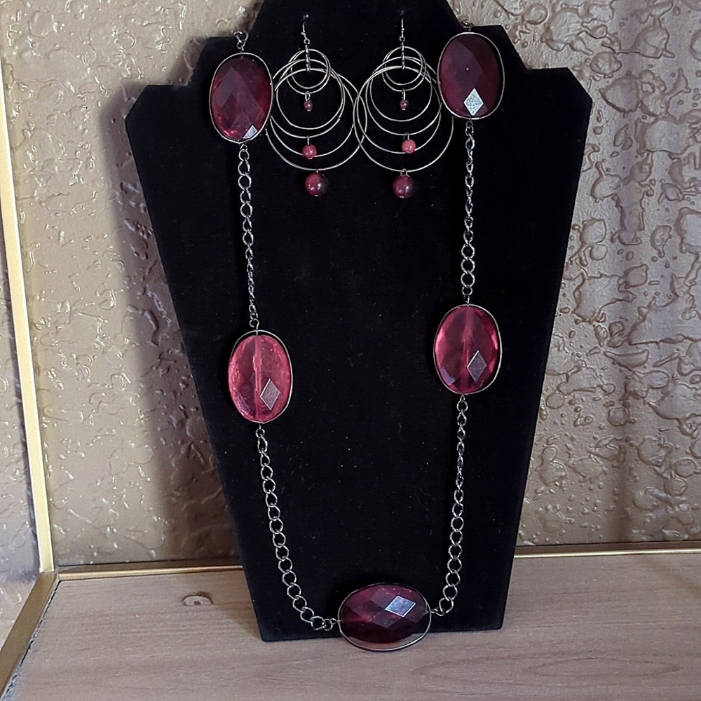 Necklace & Earrings Set EUC